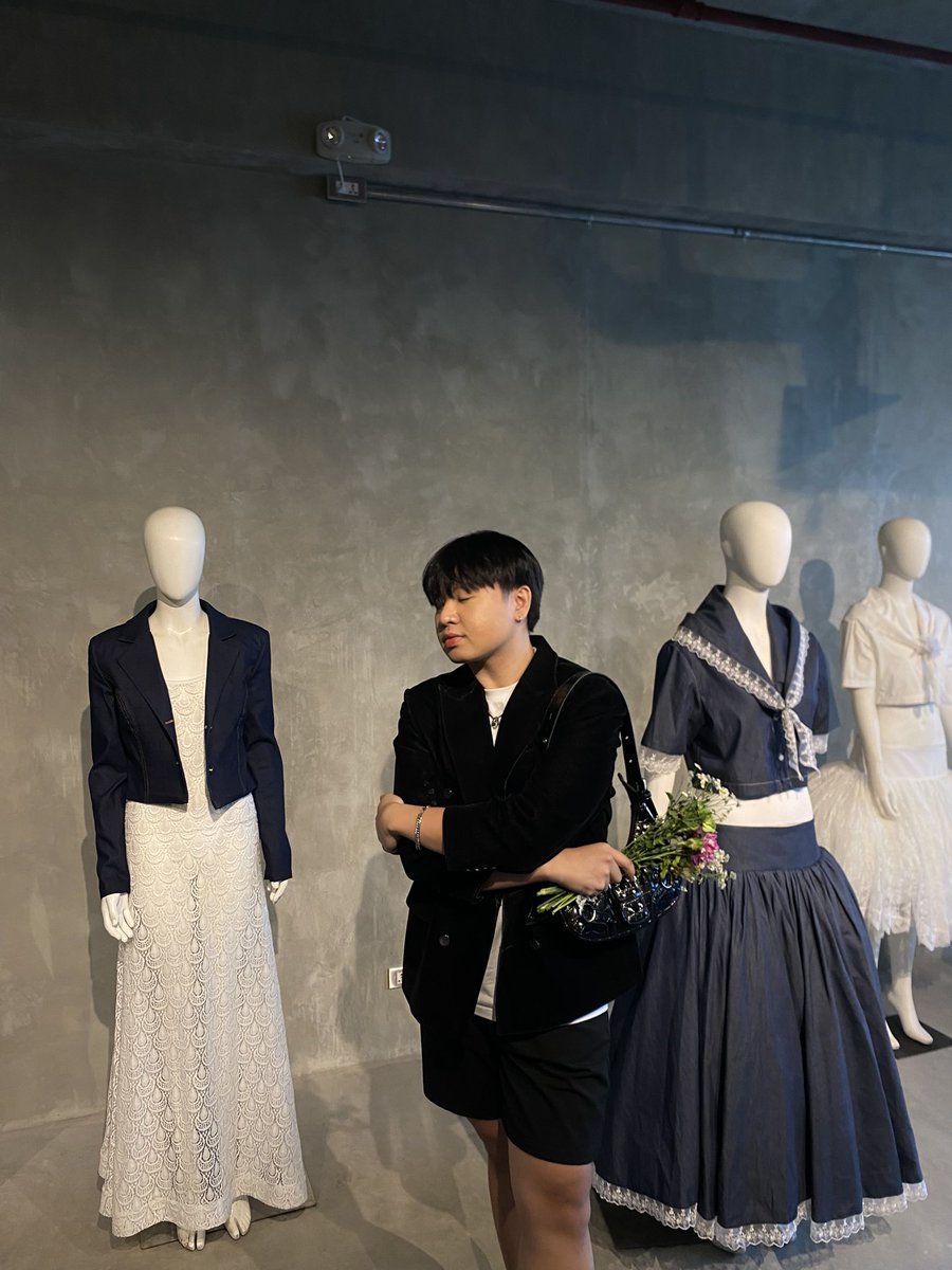 emanrinoza tweet media