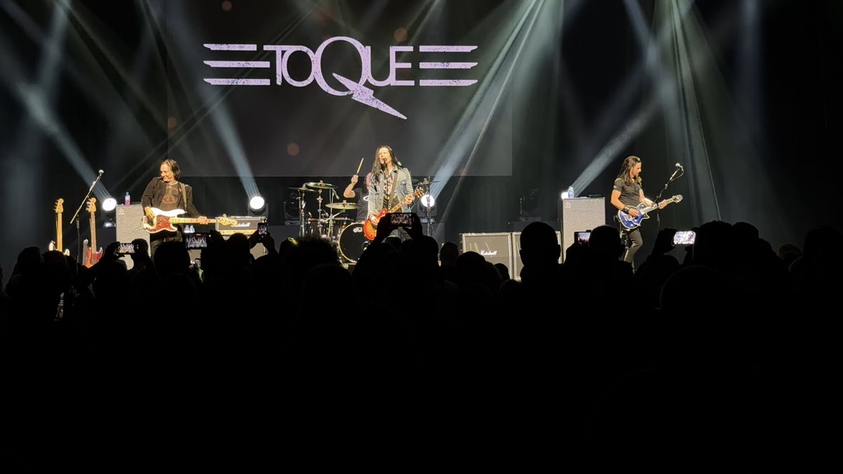 LCEMusic's tweet photo. Thanks to everyone @fallsviewcasino for hosting @toquerocks  this week in Niagara. 
Thanks to all the fans and friend for coming to the show - You ROCK! https://t.co/1o3WzxwW9E