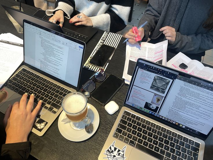 madeleine✶ tweet media