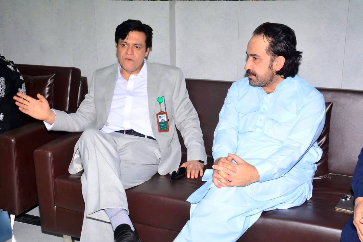 Zia Khan (#SocialChange) tweet media