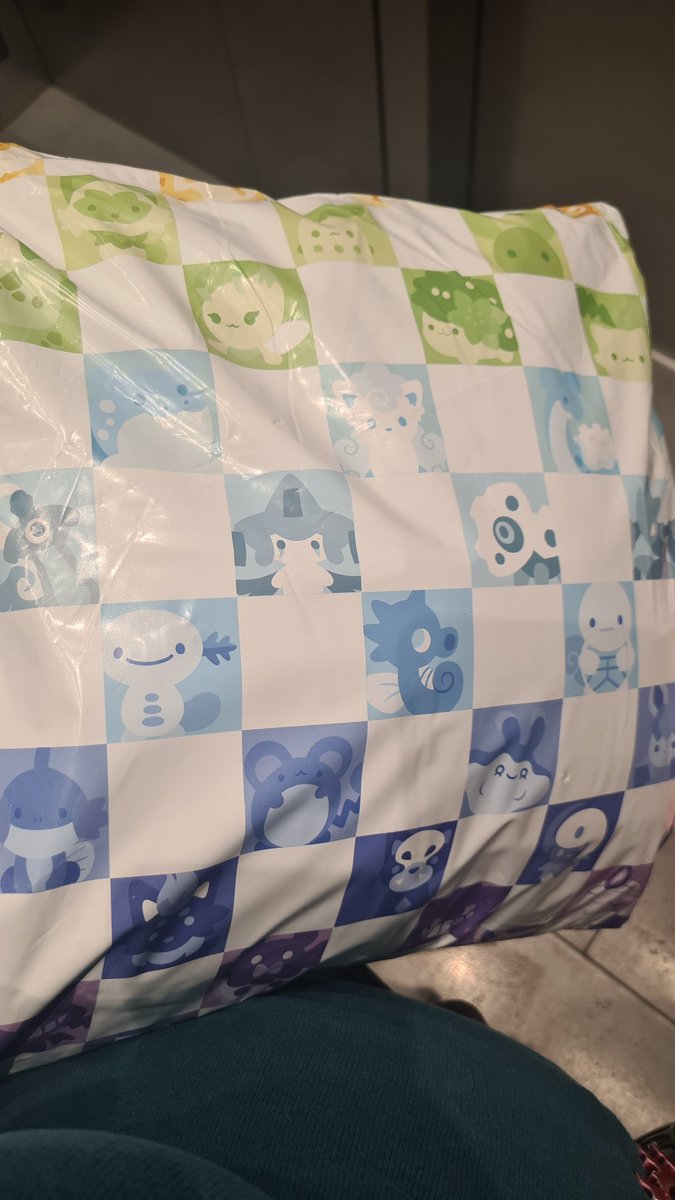 Selunari tweet media