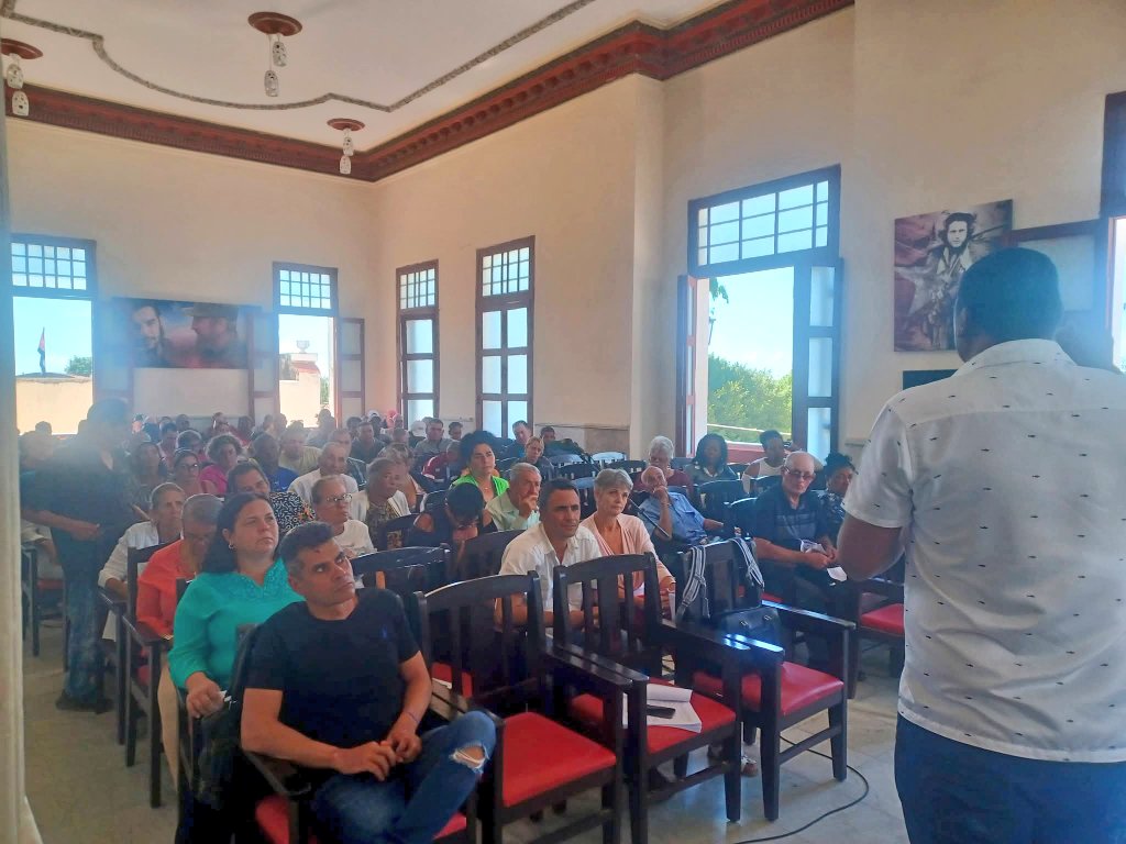 Sesionó hoy 25 de abril la AMPP en #Placetas. Debaten delegados temas de actualidad
#PlacetasEntreTodos
#VillaClaraConTodos