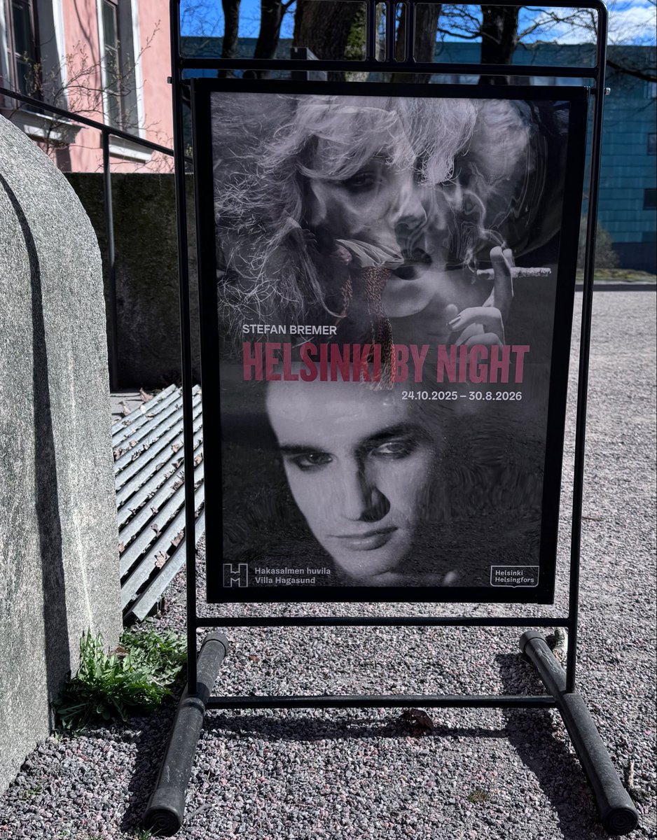 v_wsade's tweet image. Oli mielenkiintoista nähdä valokuvaaja #Stefan #Bremen Helsinki by Night - 140 valokuvan retrospektiivinen näyttely Hakasalmen huvilassa ja erityisesti kuvat Helsingin yöelämästä 1970- ja 80-luvuilla sekä hänen filmikasetti (9x12) pressikamera! Suurkiitos❣️
#photographer