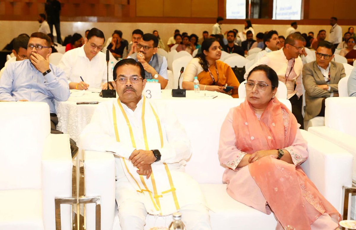 blvermaup's tweet image. उत्तर प्रदेश के मा. राज्य मंत्री (स्वतंत्र प्रभार) श्री असीम अरुण जी, मध्य प्रदेश के समाज एवं कल्याण मंत्री श्री नारायण सिंह कुशवाहा जी एवं अन्य गणमान्य उपस्थित रहे।(2/2)
@narendramodi @PMOIndia
@Drvirendrakum13
@asim_arun @Narayan4bjp_
#Divyangjan #empowerment