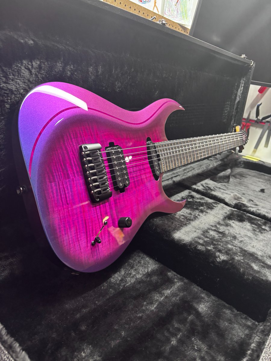 SweetwaterSound's tweet image. A finish that flips the script 🌊 This Sweetwater-exclusive @SchecterGuitars USA Sunset Extreme-7 HS pairs its Scarlett Ocean finish with USA Brimstone pickups and a lightning-fast neck. 
bit.ly/4sRqLXX 
#musician #musicgear #music #guitars