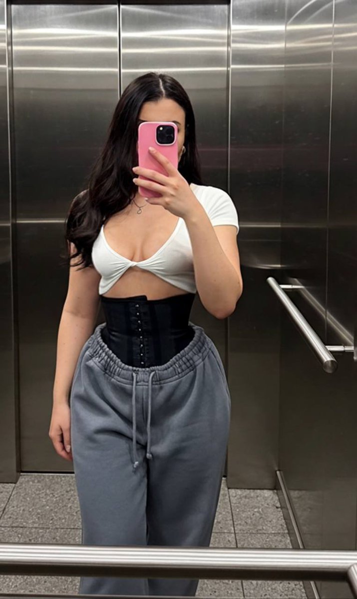 𝓐𝓭𝓪 🐚 tweet media