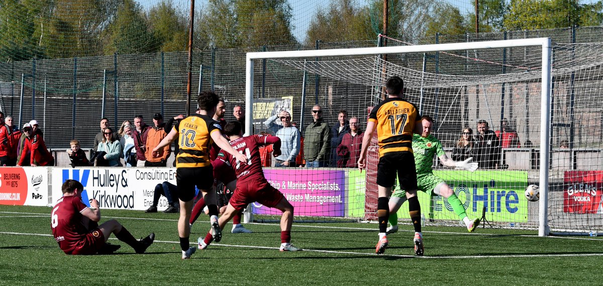 dgxwasp's tweet photo. @lukerankinn had the ball in the net for @AlloaAthleticFC against @StenhousemuirFC today  but the referee chalked it off https://t.co/p0Frv2KOmu