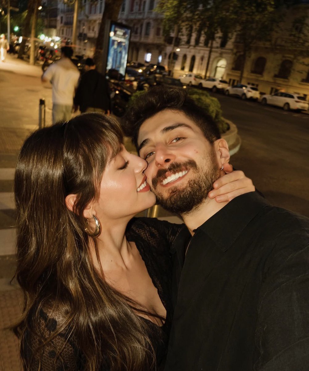 E muito lindo ver uma amor correspondido em todas as estâncias!❣️ #SılaTürkoğlu