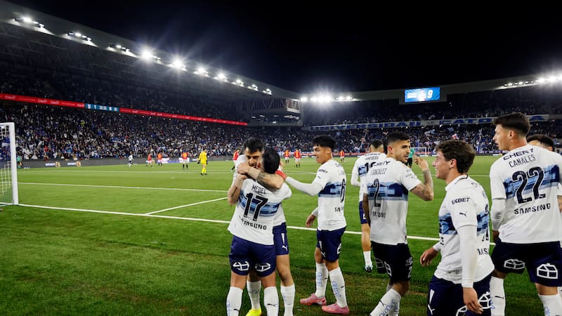 Se levanto para ser el primer arquero en entregar la cola en el Claro Arena y de pasada irse a la B