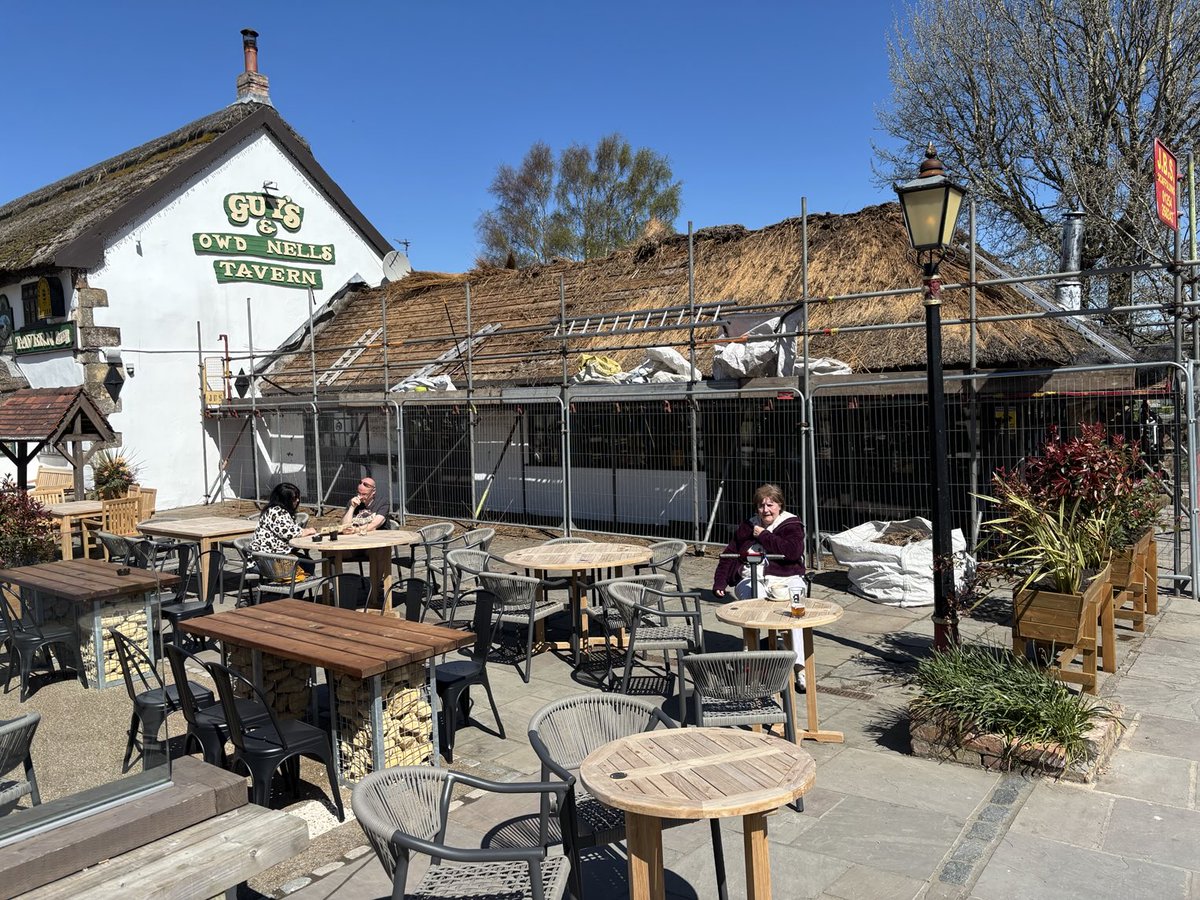 Master Thatchers Ltd tweet media