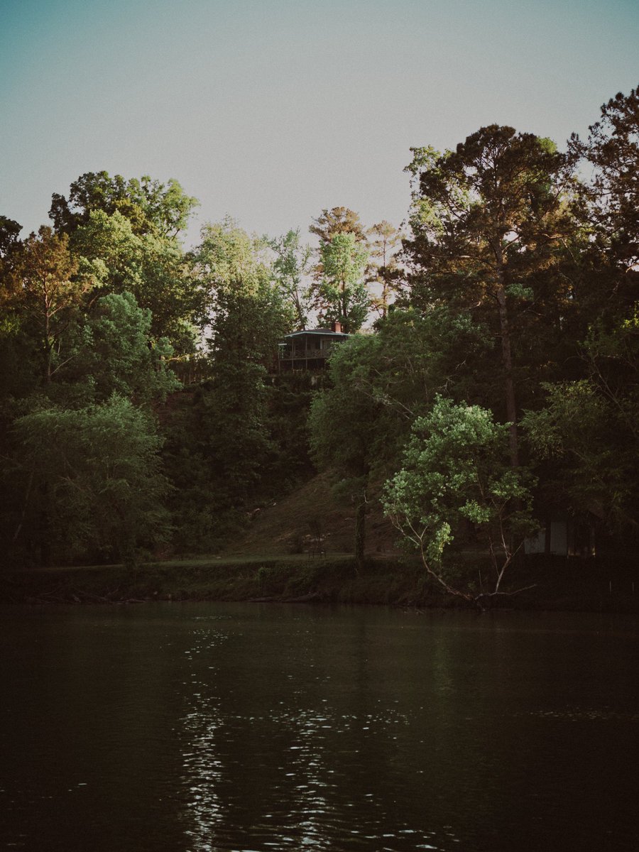 bfaproduction's tweet photo. House on a hill https://t.co/ldl9dHaBVv