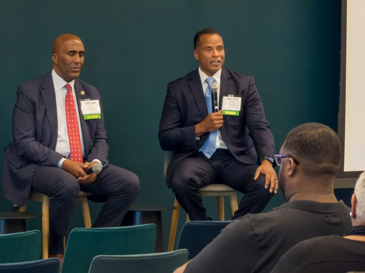 Chief_Hahn's tweet photo. The @NABJSacramento Regional Conf is in Sac this week.  I was part of a panel with Sheriff Cooper &amp; Chief Carmen Best (Ret.) regarding the dynamics between law enforcement and media.  Great to see veteran &amp; newer journalists &amp; college students attending .  @NABJ  #AWayForward https://t.co/wti6v6DlTA