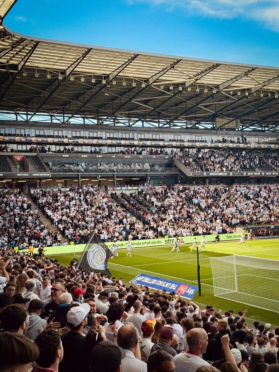 SocialNomadX's tweet photo. DONS ARE GOING UP OLร OLร!! #Mkdons #youdons @MKDonsFC ๐
If you happen to be in the pics let me know ๐ https://t.co/OJwRlzJDWX