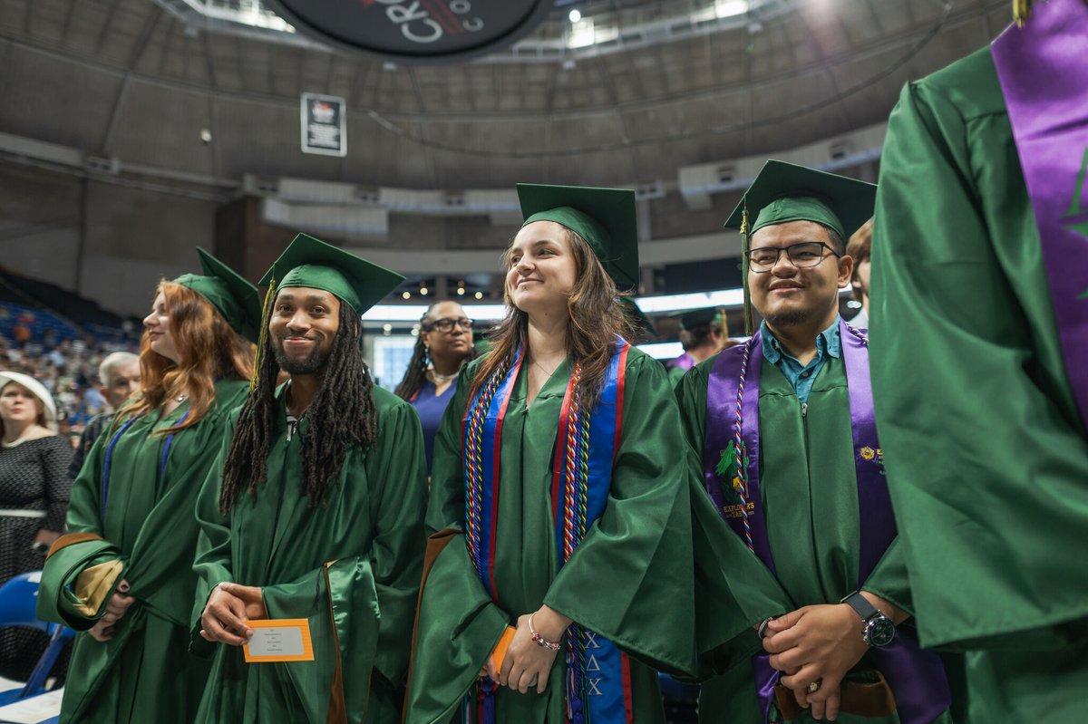 MethodistU's tweet photo. Congratulations to the Methodist University Class of 2026! 🎉🎓
We’re proud of everything you’ve accomplished and can’t wait to see where you go next. 💚🦁💛 https://t.co/tcQQsyVQop