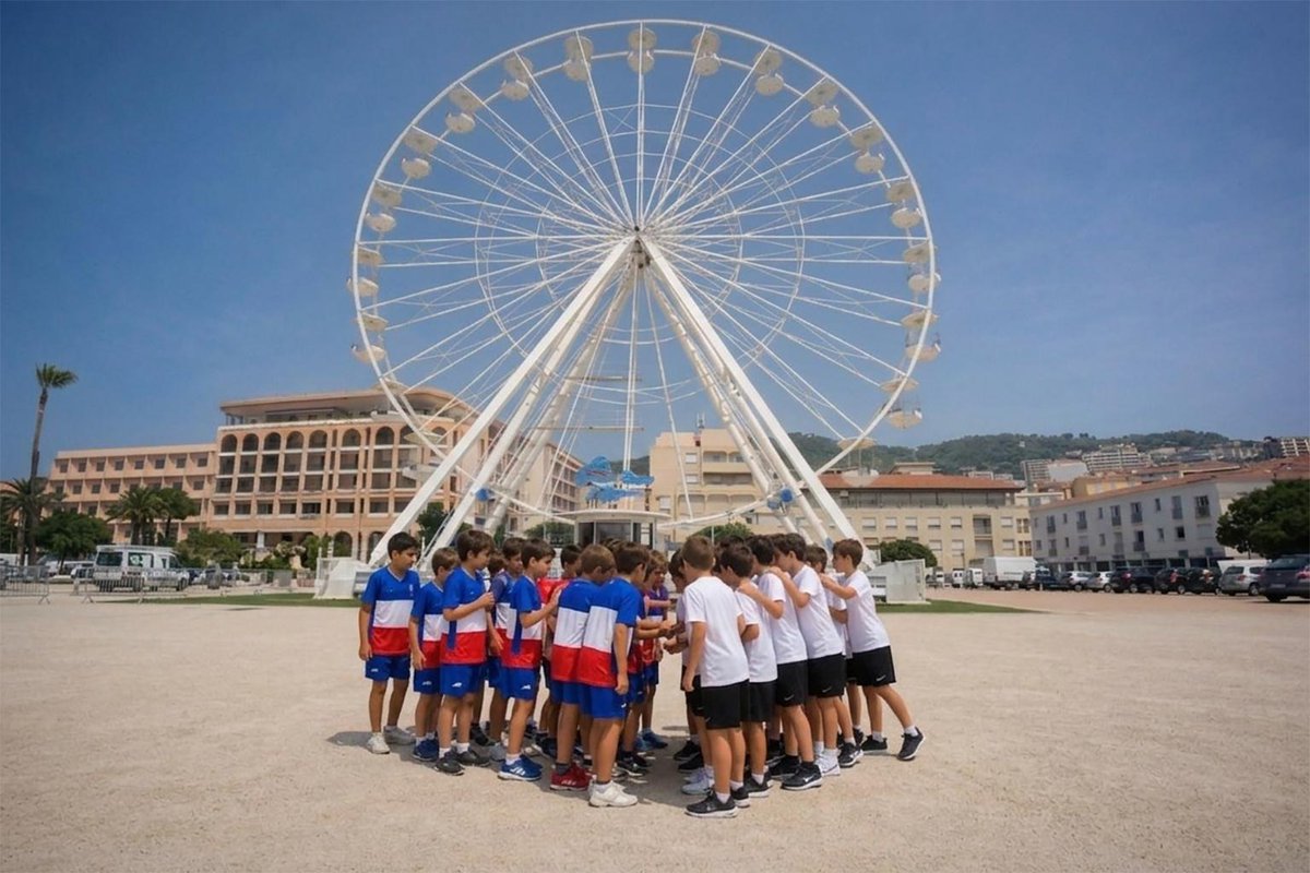 ribelation's tweet photo. #Miot #scolacorsa : LES IMAGES DÉSOLANTES DE LA BAGARRE D'ENFANTS

Cet après midi, des enfants s'étaient tout simplement donné rendez-vous à #ajaccio place Miot pour en venir aux mains !
https://t.co/kfmZXwqy57 https://t.co/cqAfGfmIBu