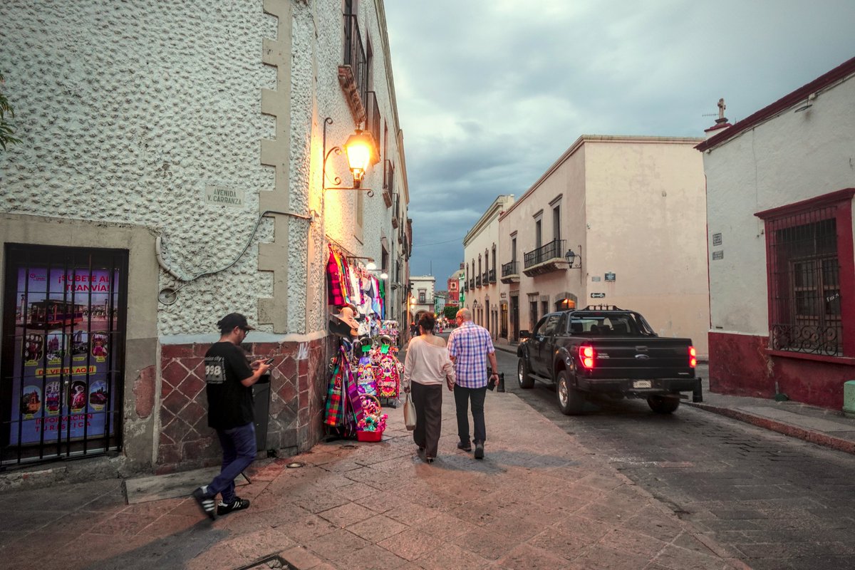 TheCarki's tweet photo. A donde nos llevan esos pasos?...
.
.
.
.
.
.
#Querétaro #queretaromexico #queretarocentro #centrohistórico #queretarotravel #queretaLOVE #presumeAQro #streetphoto #streetphotography #streetphotographer #sonyphoto #sony #sonyphotographer #sonyphotography #FotoDelRecuerdo #fotos https://t.co/LoCjPvlEcX
