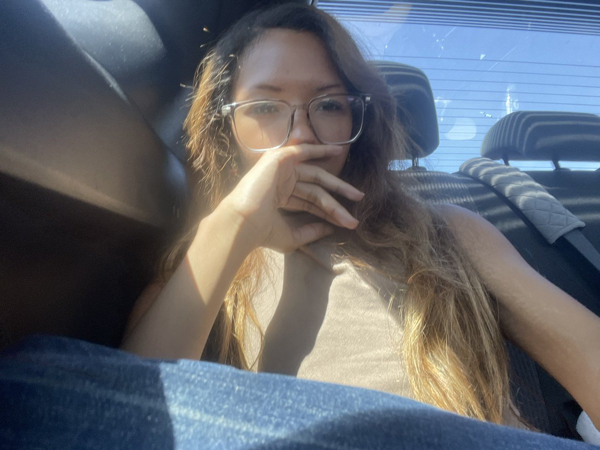 belloinotreal's tweet photo. need 2 do my nails https://t.co/XUJjJ69TQt