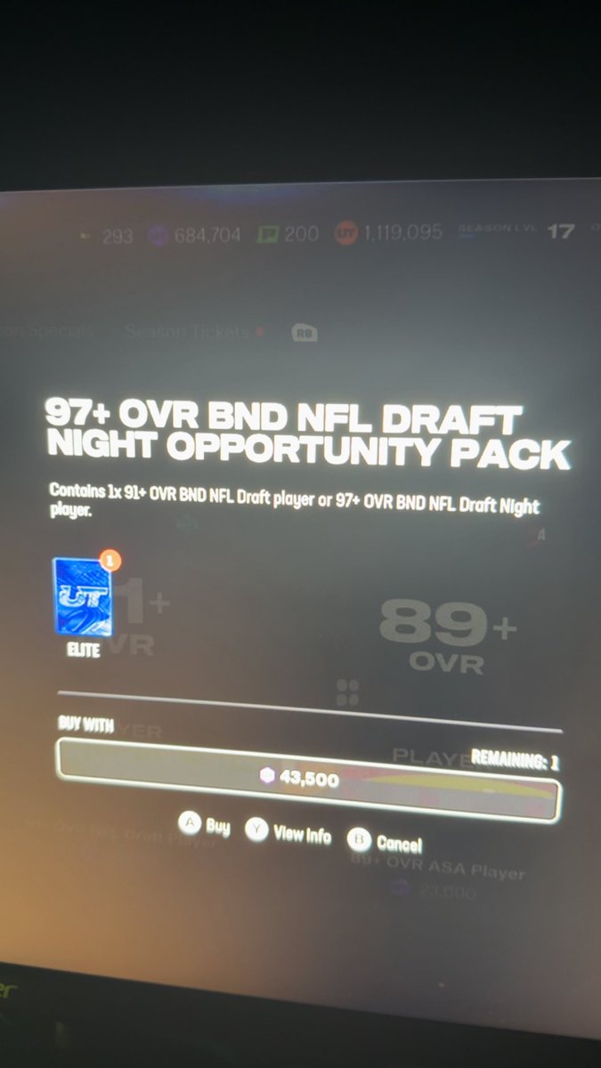 InhibbitSean's tweet photo. @BuffaloKaay Opportunity pack to get a 97+, read the pack description you good https://t.co/UiU0lWvzxT