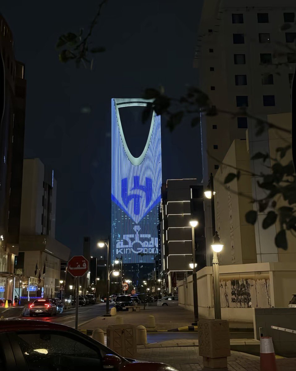 mt_2l's tweet photo. يُبقى الهـلال مُتسيد هذه القاره وكبيرها وزعيمها و بطلها حتى وإن غاب عنها 💙 https://t.co/bIkVIo3cig