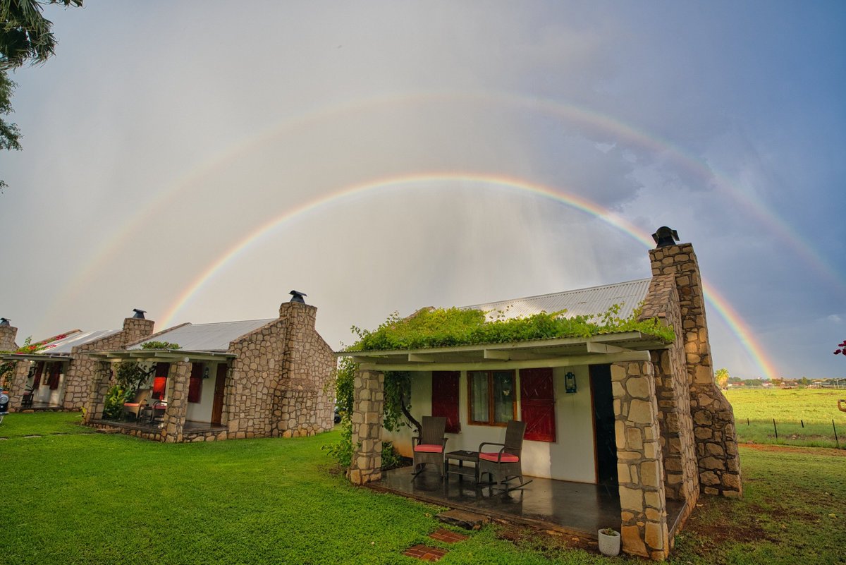 GondwanaLodges's tweet image. Double rainbow over Kalahari Farmhouse — right now. 🌈 Guest photographer captured this after afternoon rains: full arch framing the iconic red heart sculpture. Happens maybe a handful of times a year. April 2026. #Namibia #GondwanaLodges #EarthPix #OurPlanetDaily #BucketList