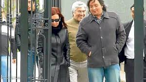 La Familia Kirchner, junto al testaferro Lazaro, Tienen 111 PROPIEDADES...
FACTO
Osea vos no sabes porque esta presa, y queres a Cristina LIBRE??
- La pregunta es ;
Sos o el finde descansas ?