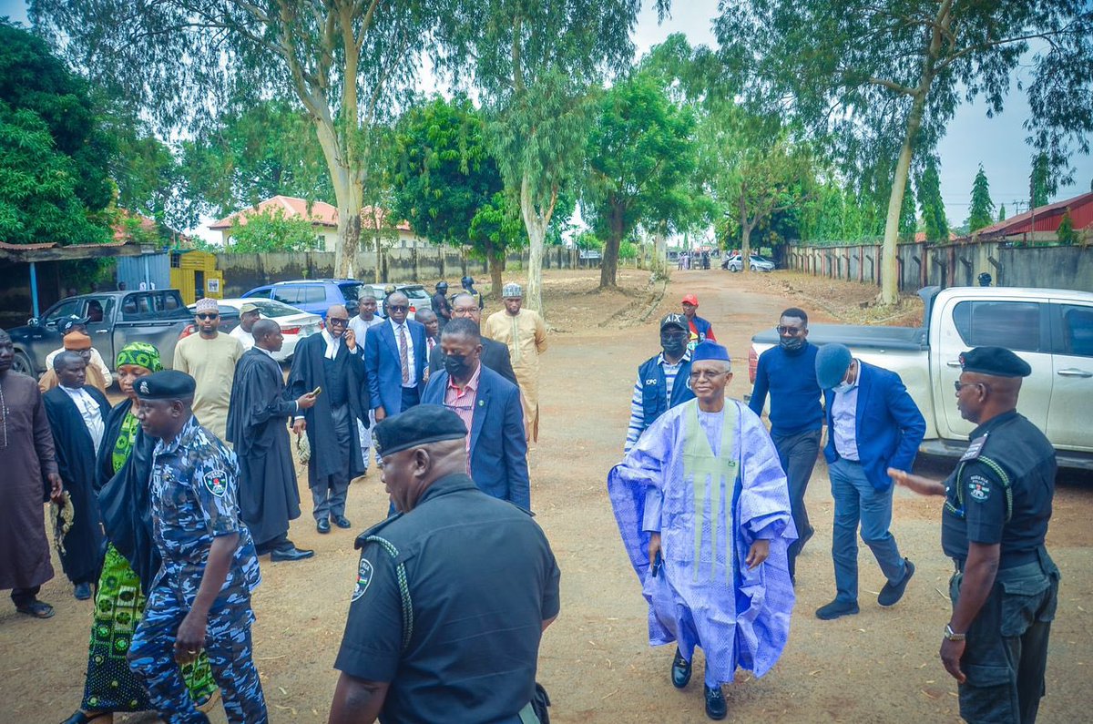 “Once I see you post anything positive about Nasir El-Rufai on your timeline, just know we’re automatically friends 🤝”