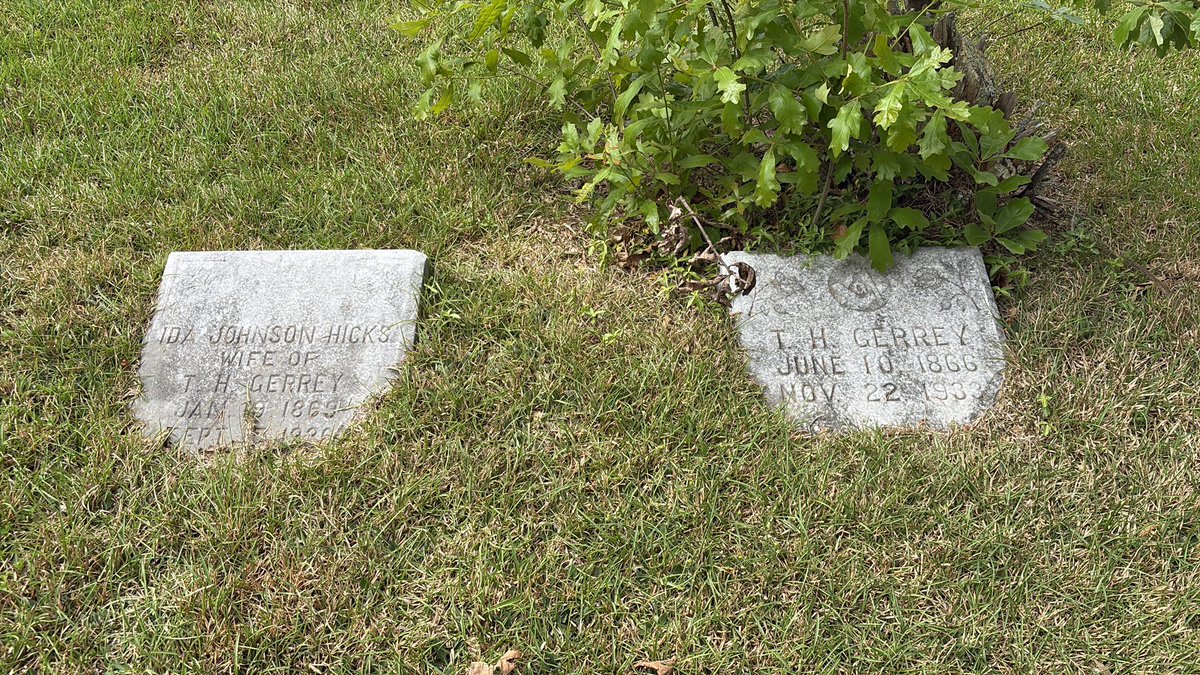 𝙹.𝙴.𝙱. 𝚂𝚝𝚞𝚊𝚛𝚝’𝚜 𝙶𝚑𝚘𝚜𝚝 🇸🇴 tweet media