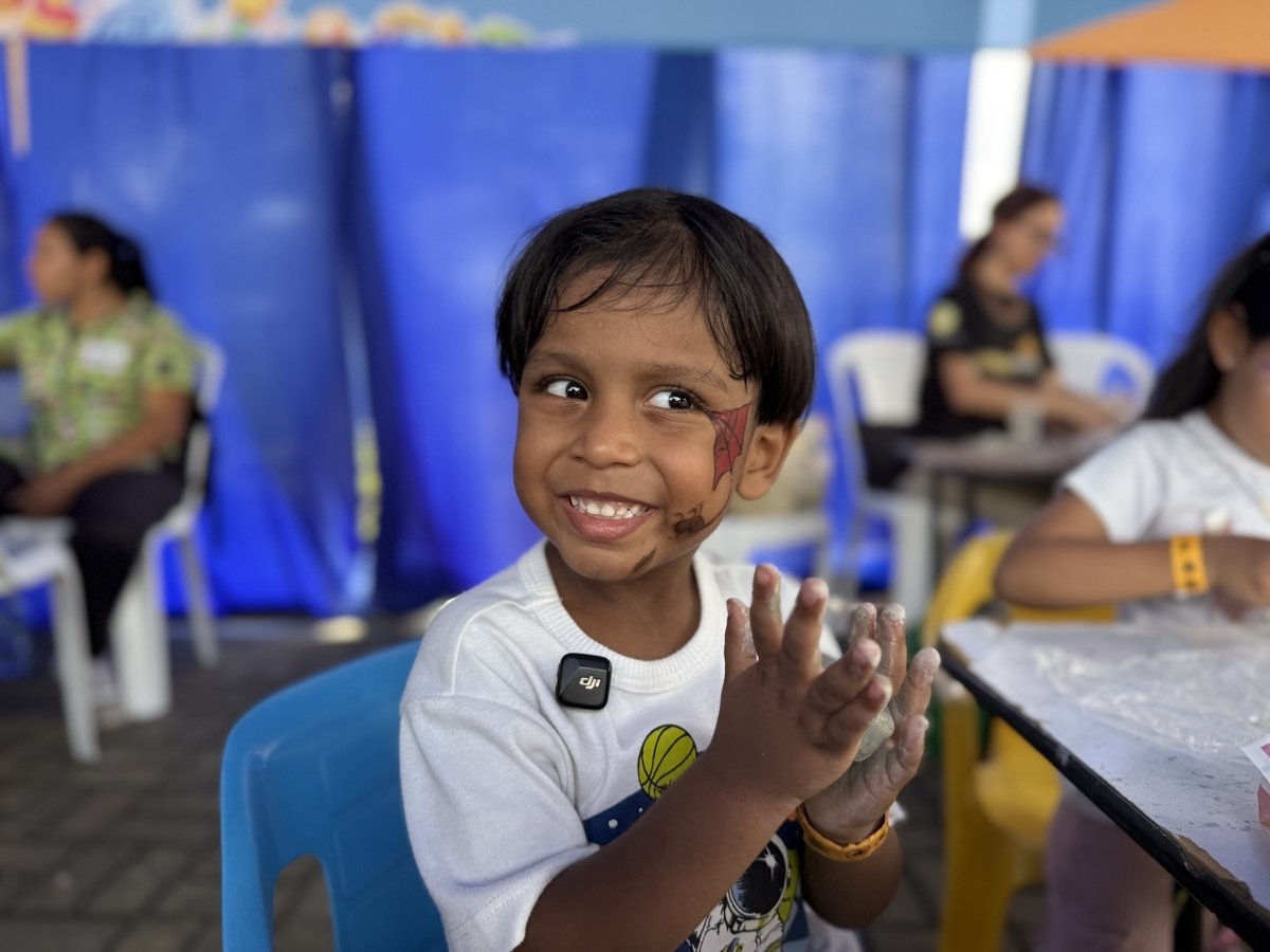 infivalle's tweet photo. El juego no solo divierte, también enseña, fortalece habilidades y crea vínculos. Por eso seguimos impulsando espacios donde nuestros niños y niñas puedan crecer, aprender y disfrutar de manera segura. 🎈 #DíaDeLaNiñez #SúmateJugando @juegoyninez https://t.co/9lRhzAPvYE