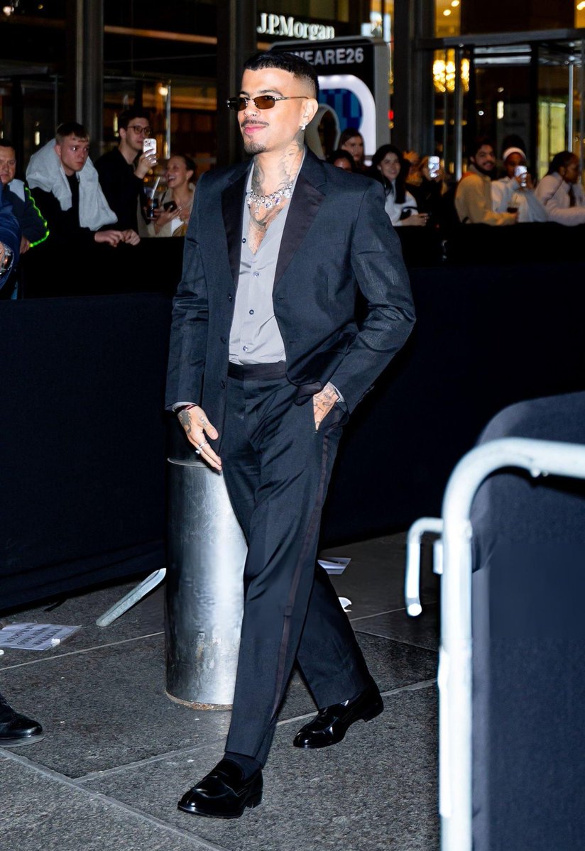 elfokinkurama's tweet image. 𝕹𝖔𝖈𝖍𝖊 𝖉𝖊 𝕲𝖆𝖑𝖆 @Time 🦊✨

📸 || @TheHapaBlonde / @GettyImages

#RauwAlejandro #Time #GettyImagesnueva y