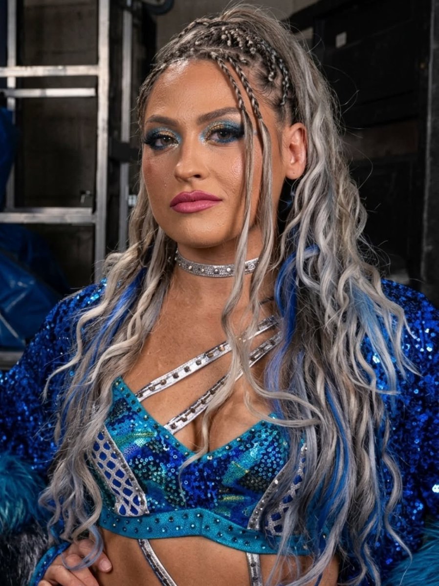 Just look at Giulia 😍
#Smackdown