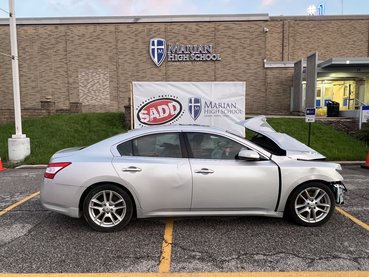 MarianHSKnights's tweet photo. This week before Prom, Marian's SADD Club placed this crashed vehicle outside the school as a powerful reminder of how quickly one bad decision can change everything. Have an incredible night at Prom and make smart choices so everyone gets home safely. 💙
#Prom2026 #SADD https://t.co/OUDFXrFWW7
