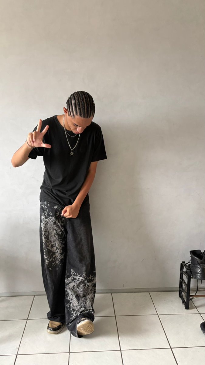 GÜ$T4S plantão SZN tweet media