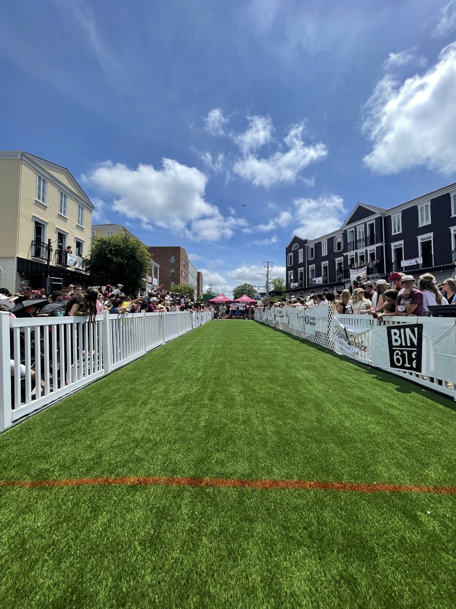 mostlysports's tweet photo. The Starkville Derby is the greatest place on earth @BFW https://t.co/fKWqfxhr6O