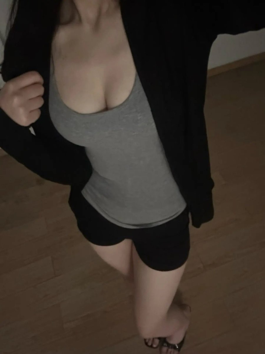 Distractions越 tweet media