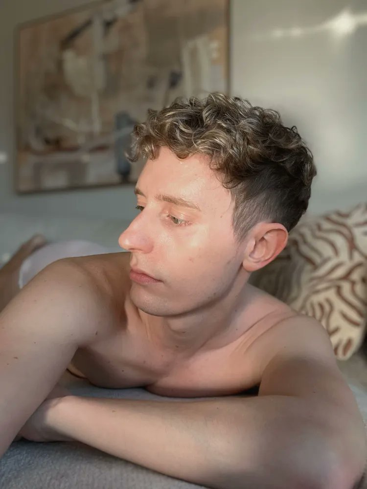 Charlie🏳️‍🌈 tweet media
