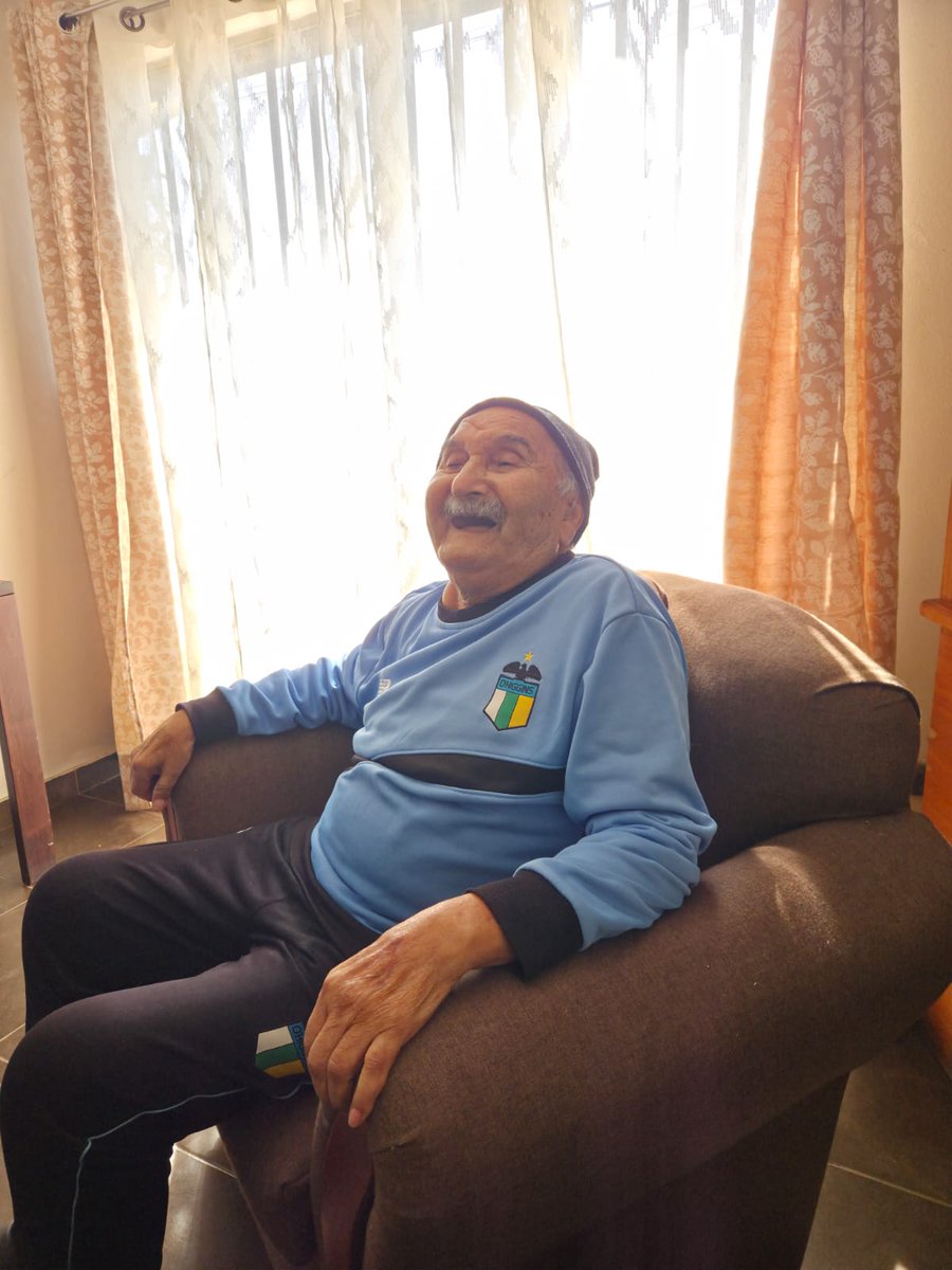 isabelgutierr21's tweet photo. Mi Padre feliz viendo a su OHI OHI RA RA @OHigginsoficial 😍😍🩵🩵🩵 https://t.co/eand1U2pOf