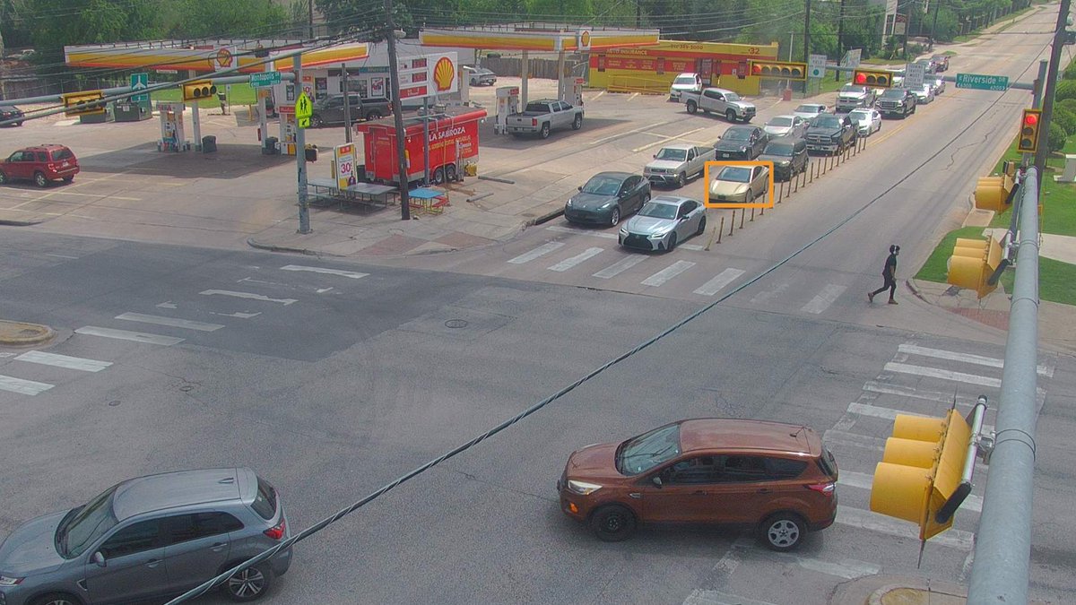 CybercabSpotter's tweet image. RIVERSIDE DR

#cybercab #tesla #robotaxi