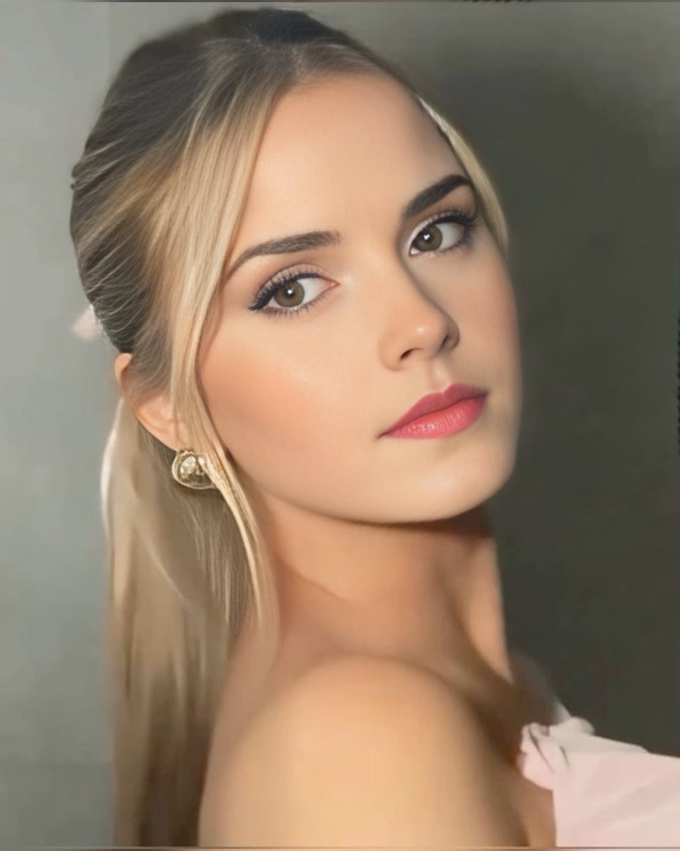 EmmaWatson Private tweet media