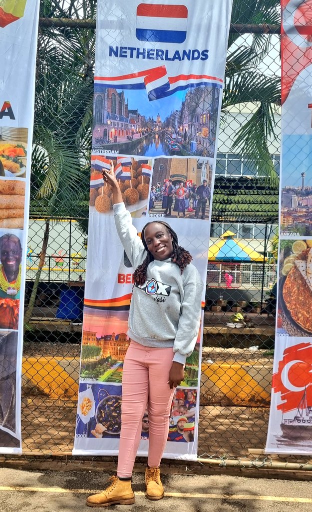 SafarisVox's tweet image. A time was had during the International festival of cultural diversity at @horizon_uganda today. What a global village! 20+ nationalities gathered to showcase their unique cultures through exhibition, music, and dance. Jinja is indeed the New York of Uganda!

#jinja  #culture