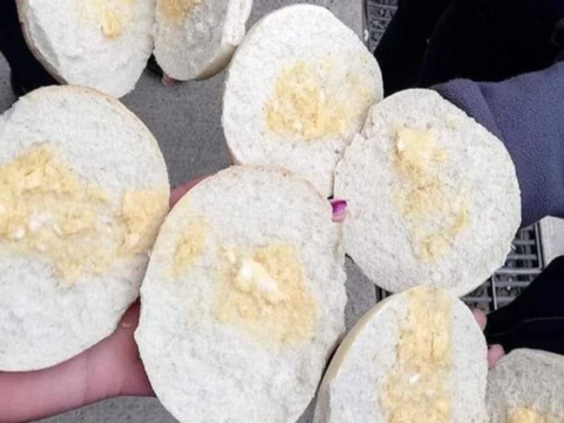 “Les van a quitar los desayunos a los niños!!!”

Este pan con aroma a mantequilla es un desayuno adecuado zurdos malditos????

Que se sepa todo viejo, de verdad cansa q todo lo q sale de la boca de un zurdo sea una mentira.

Váyanse un poquito a la RPTMQLRMPHsDP 🤬🤬