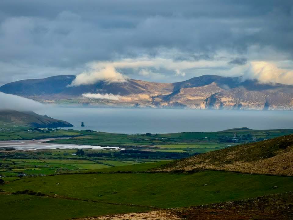 ThisIsIreland3's tweet image. Driving down the Conor Pass into Dingle this evening 🏞️💚

📍 County Kerry - Ireland ☘️

📸 Maryann Heidtke

#Kerry #Ireland #Dingle #Conorpass #Views #Wildatlanticway