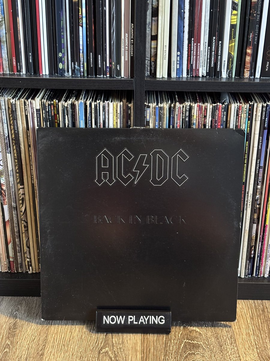 RLepurage's tweet image. AC/DC “Back In Black” now spinning

#ACDC #rock #nowspinning #vinyl #vinylrecords #vinylcollection #vinylcommunity