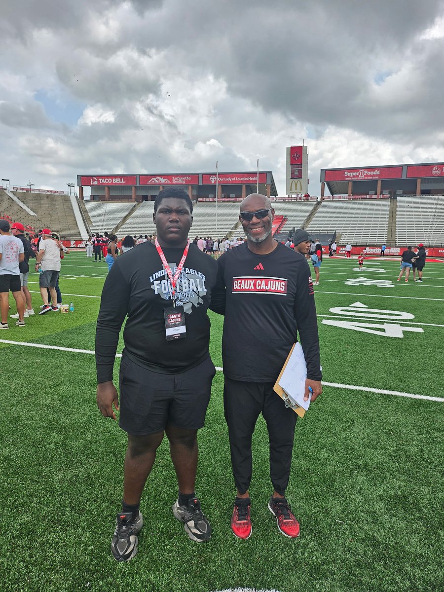 Camden2027's tweet image. Had a great time @RaginCajunsFB spring game ! Got to see some good ball in the BOOT!! Want to thank the whole Ragin Cajuns staff for getting me down !!! @CoachCadeUL @CoachThomas_59 @CoachSFarmer @Joel_Rinlee @Coach_Cochran #GeauxCajuns #cULture #bEASTexas