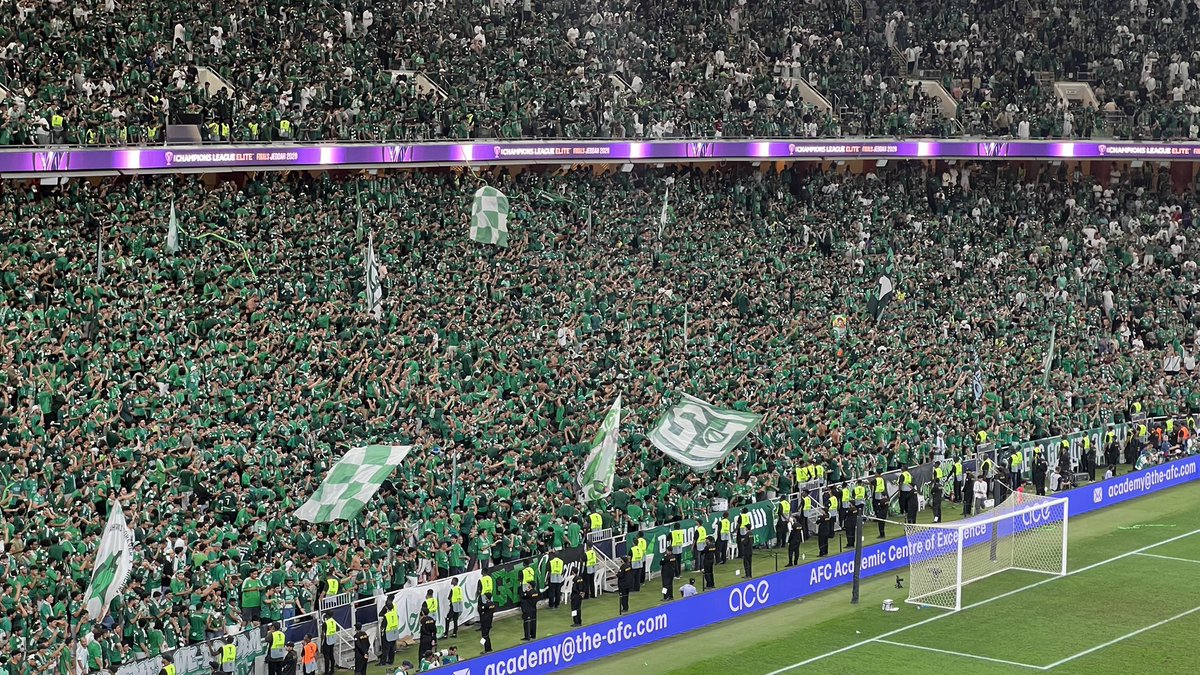 عيوووش❤️ tweet media