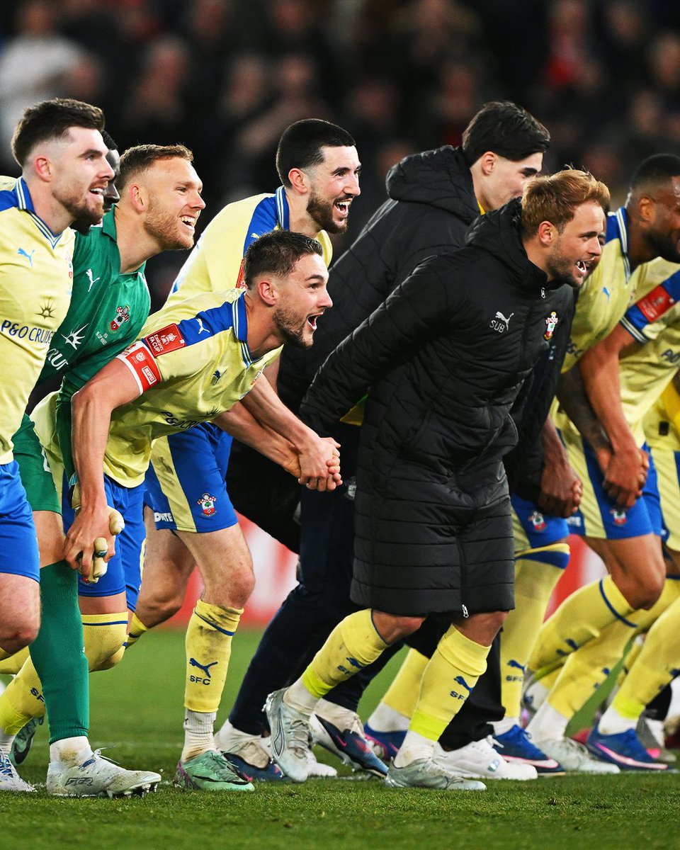 EmiratesFACup's tweet photo. They fought and made the Class of ’76 proud 🙌

A truly impressive run from @SouthamptonFC in an anniversary season 🔴👏 https://t.co/XHBKNqLqBS