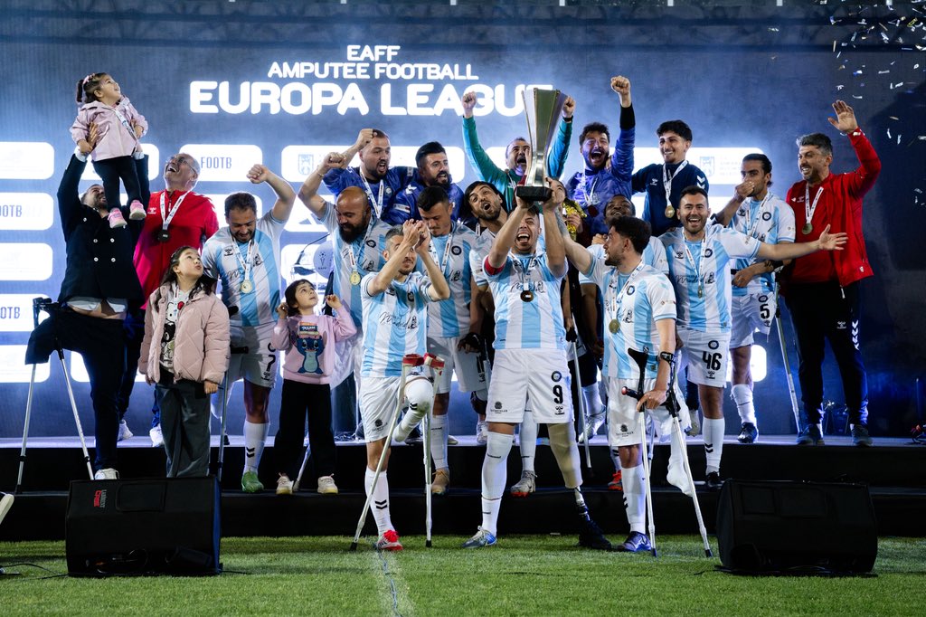 EuroAmp's tweet photo. CHAMPIONS OF EUROPE 🩵���🇹🇷

Başkent are crowned Champions of the first-ever EAFF Amputee Football Europa League!

#AmputeeFootball #AmpEuropaLeague https://t.co/F0rNg3L5fJ