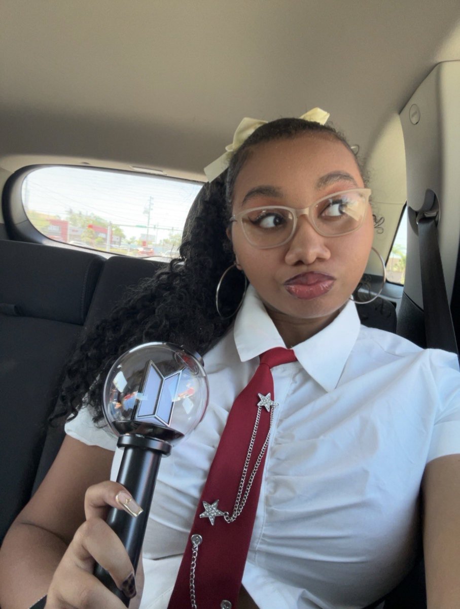 Ky ᰔ⁷ SAW BTS ON 4/25 ⊙⊝⊜ tweet media