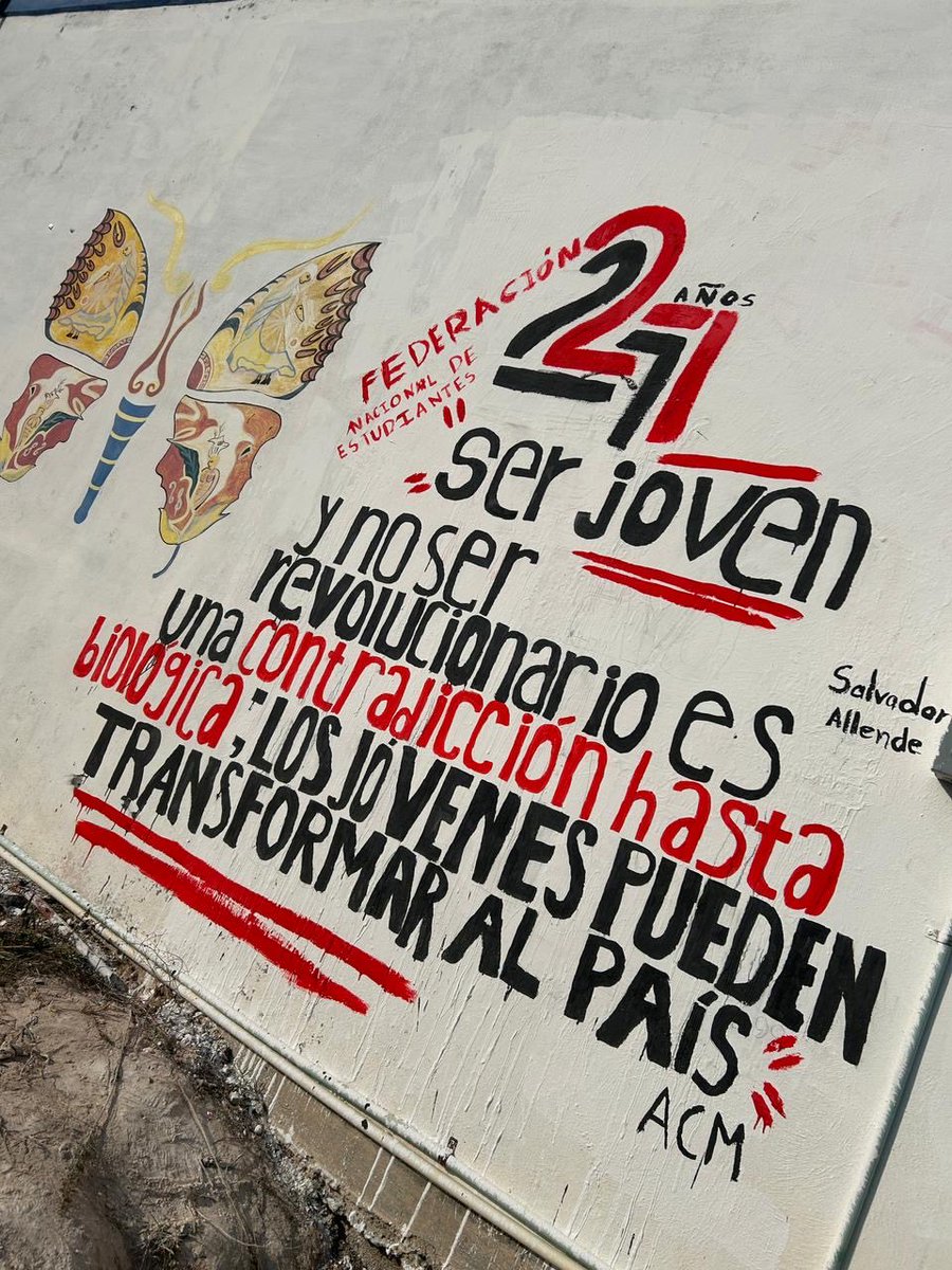 Nuestros jóvenes del Telebachillerato se rifaron con una pinta 🔥🎨 rumbo a los #27AñosFNERRR ❤️‍🔥

La juventud no está para quedarse callada: está para organizarse y transformar su realidad. ✊📢
#27AñosFNERRR