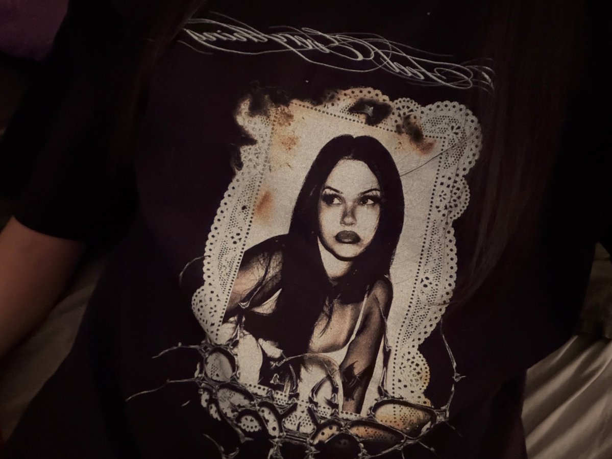 nini ♱ tweet media