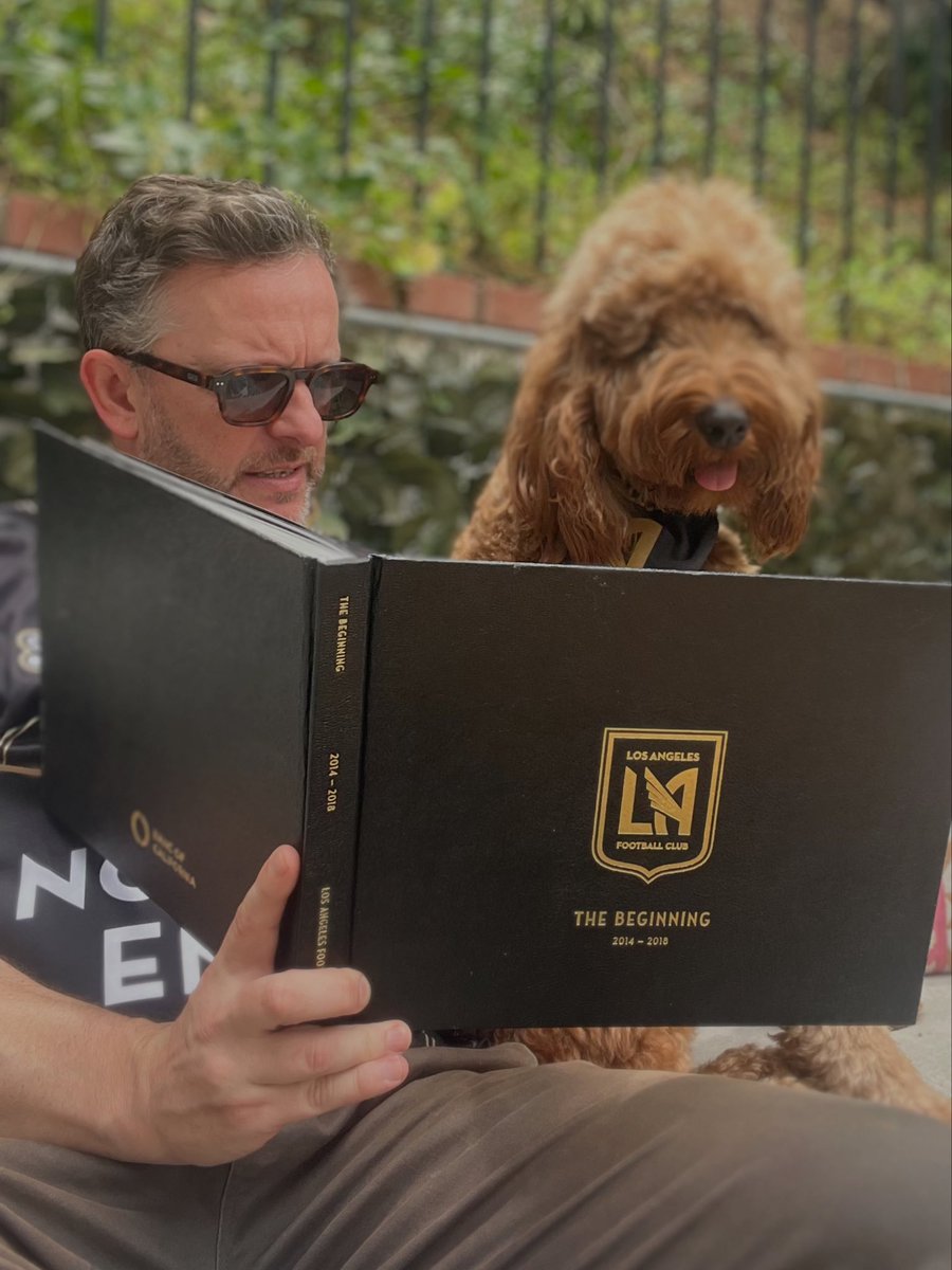 theLAFCway's tweet photo. I was gifted this book by a complete stranger on Wednesday night at BMO. Unbelievable generosity from Chris. Rest assured, the book has gone to a very good home. ⚫️☘️🟡

#LAFC #Mls #IrishInLA #IrishFootballFan https://t.co/iLkJS1KRXj
